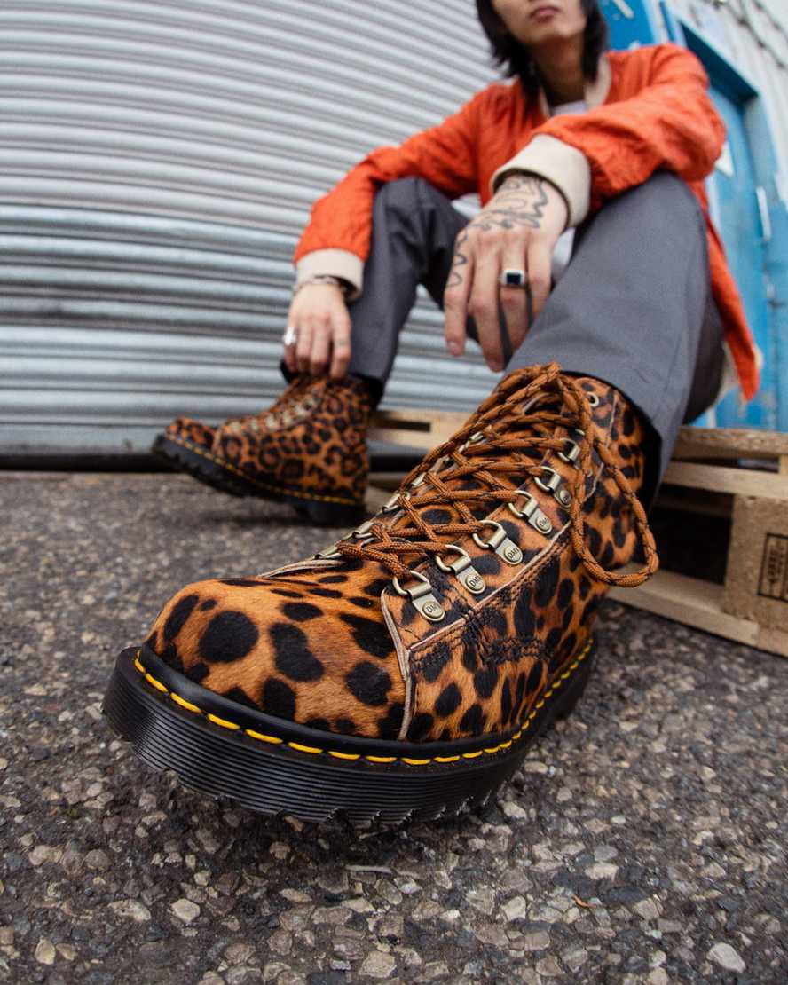 Dr Martens Barton Made in England Leopard Erkek Bilek Boy Bot Renkli  Türkiye |  06523-OAHD